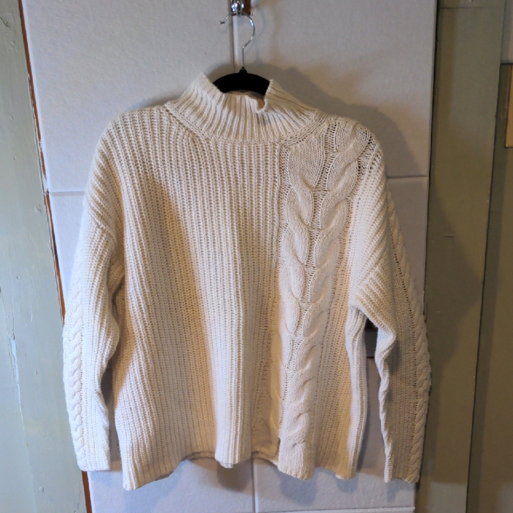 Calvin Klein Ivory Knit Pullover